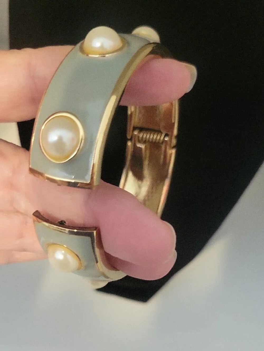 Faux Pearl-Accent Green Enamel Gold-Tone Spring Hinge Bangle Bracelet